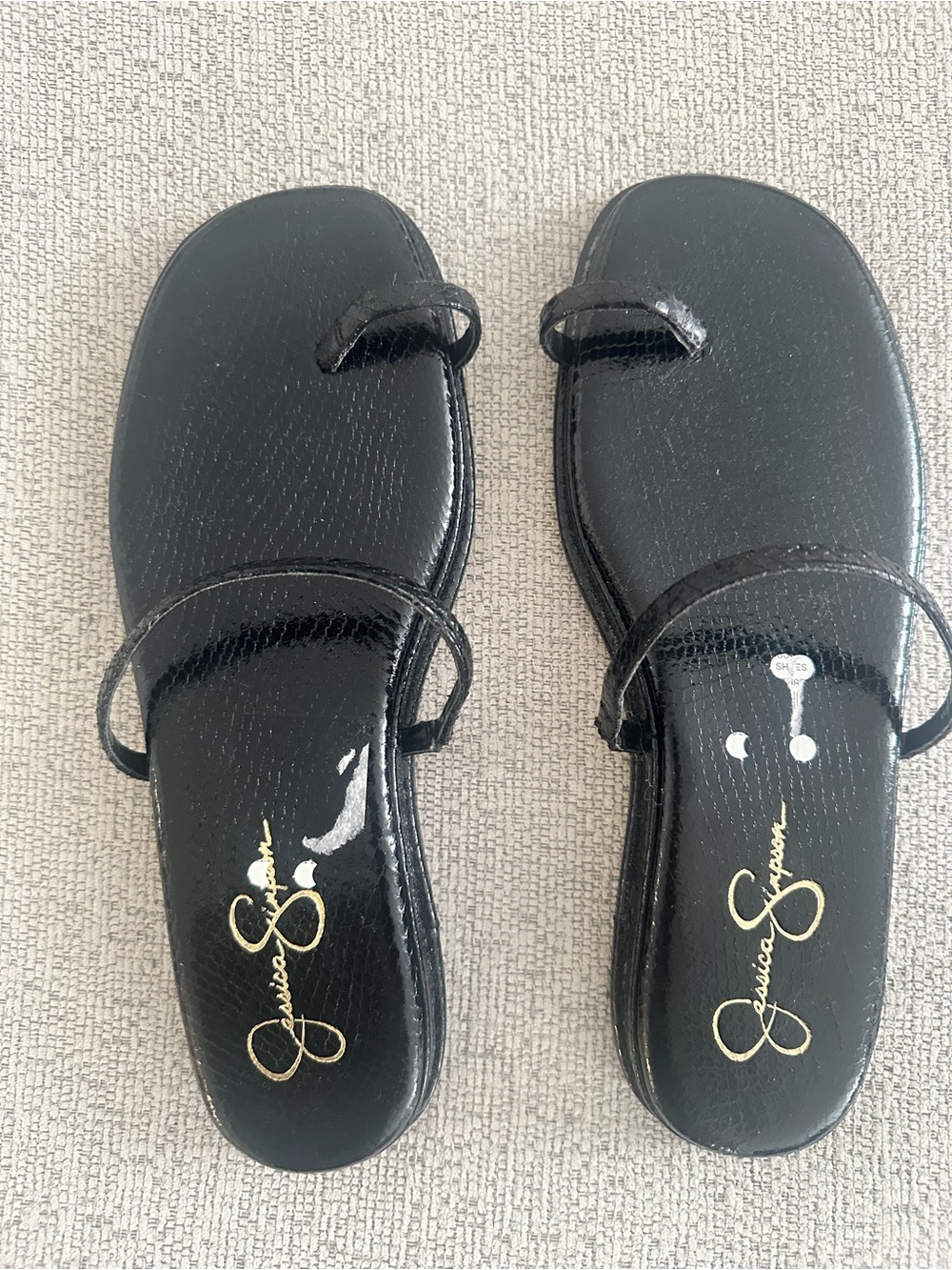 Jessica Simpson Black Patent Toe-Ring Slide Sandals